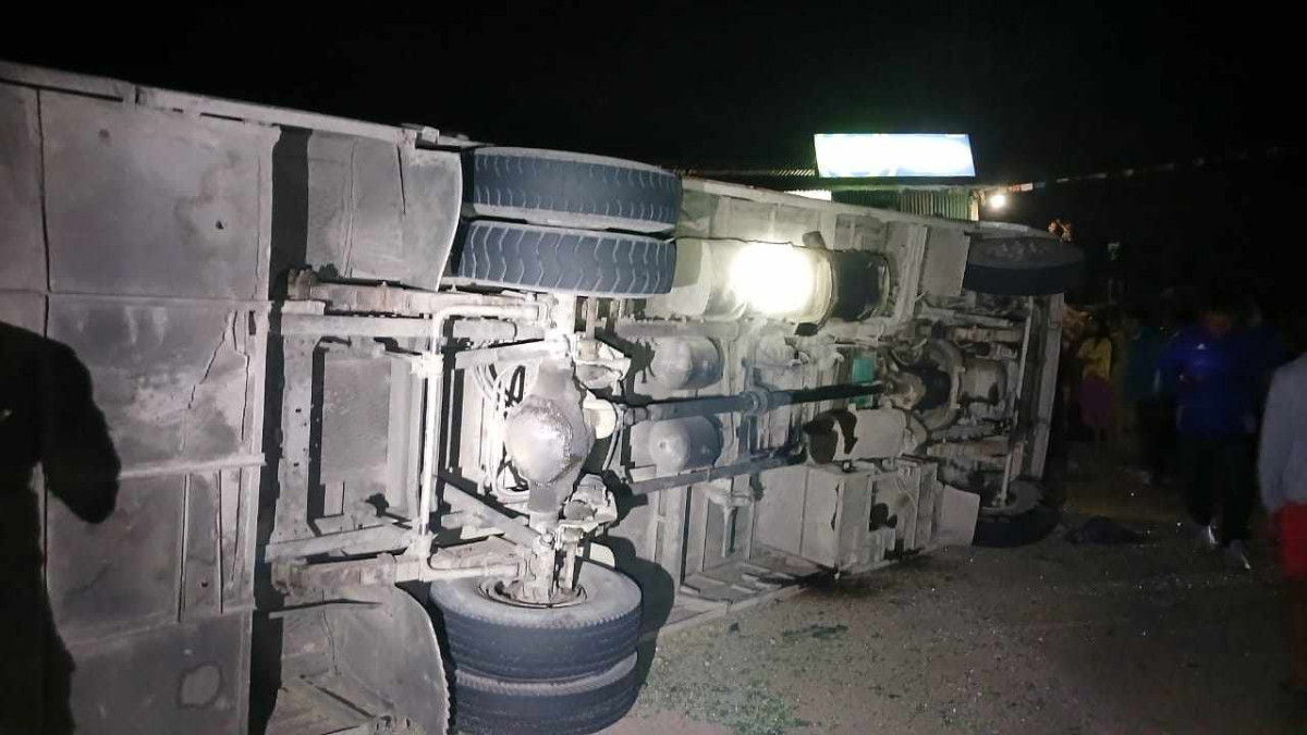 मकवानपुरको चिसापानी बजारमा  बस दुर्घटना हुँदा ३१ जना घाइते