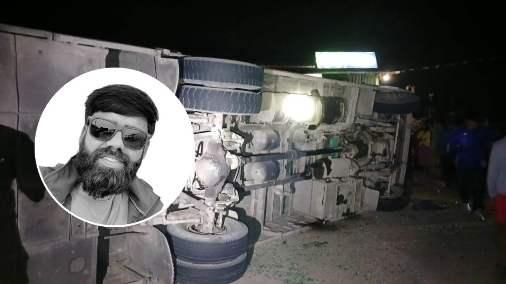 भ्रमणबाट फर्किँदा बस दुर्घटना, डिस्चार्जपछि  घर फर्किएका कर्मचारी झुन्डिएको अवस्थामा मृत भेटिए
