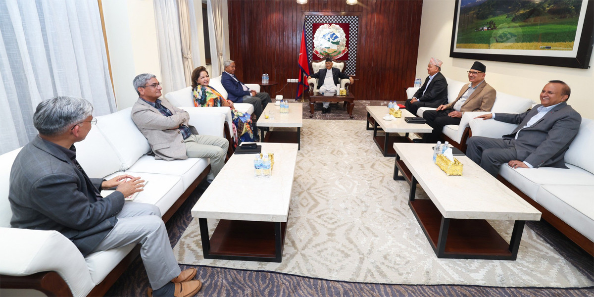 बालुवाटारमा उच्चस्तरीय संयन्त्रको बैठक, ‘ओलीको बेडरुमसम्मै बिचौलियाको पहुँच’ भन्ने गगन अनुपस्थित