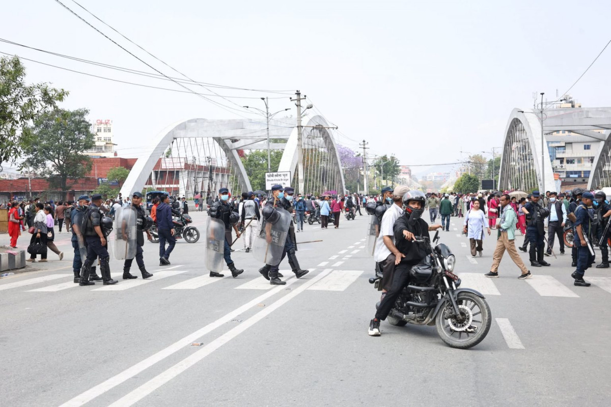 आन्दोलन नरोक्ने अडानमा शिक्षक, बिहानैदेखि माइतीघर-बानेश्वर सडक अस्तव्यस्त