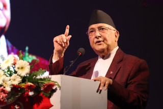 माधवबारे ओली : एमालेमै पसेर किर्ना जस्ता टुम्मटुम्म भएकाले टर्च बालेर खोज्दा पनि नभेट्ने बनाइदिन्छौँ  भन्ने