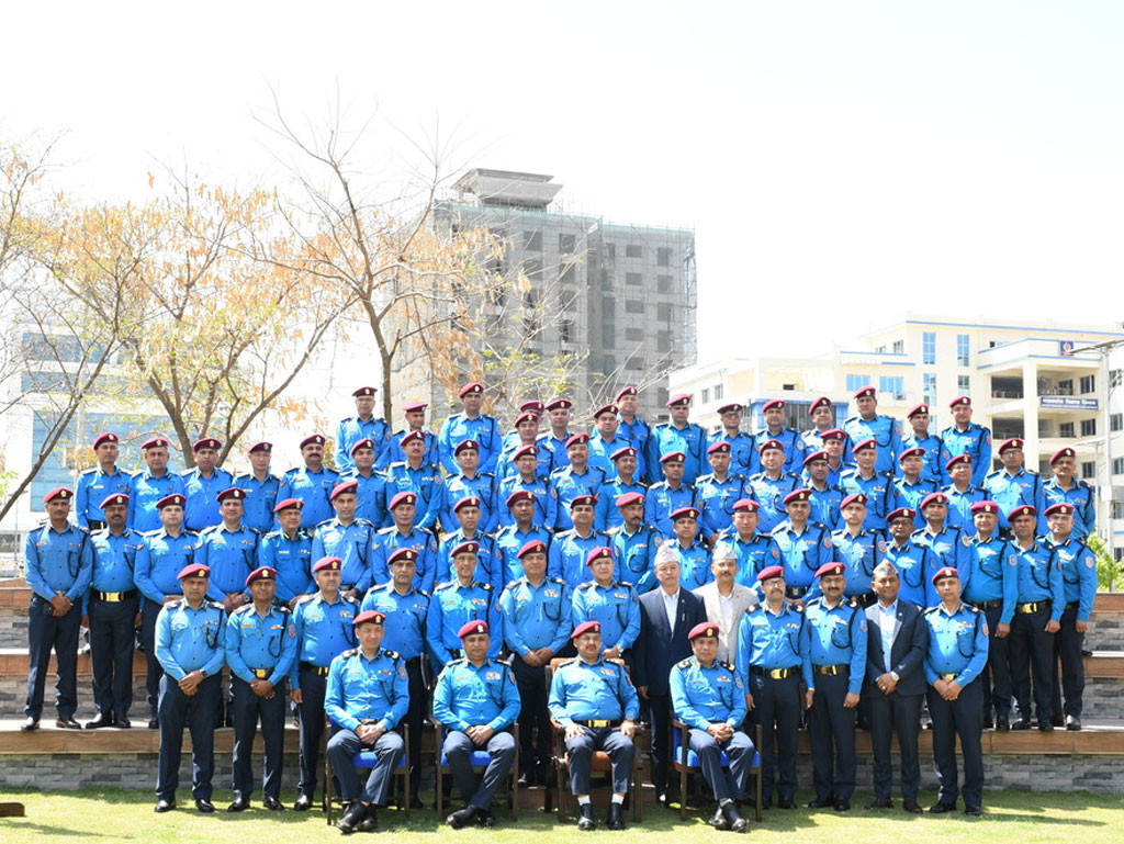 ६० जना प्रहरी निरीक्षकहरूलाई दर्ज्यानी चिन्ह प्रदान