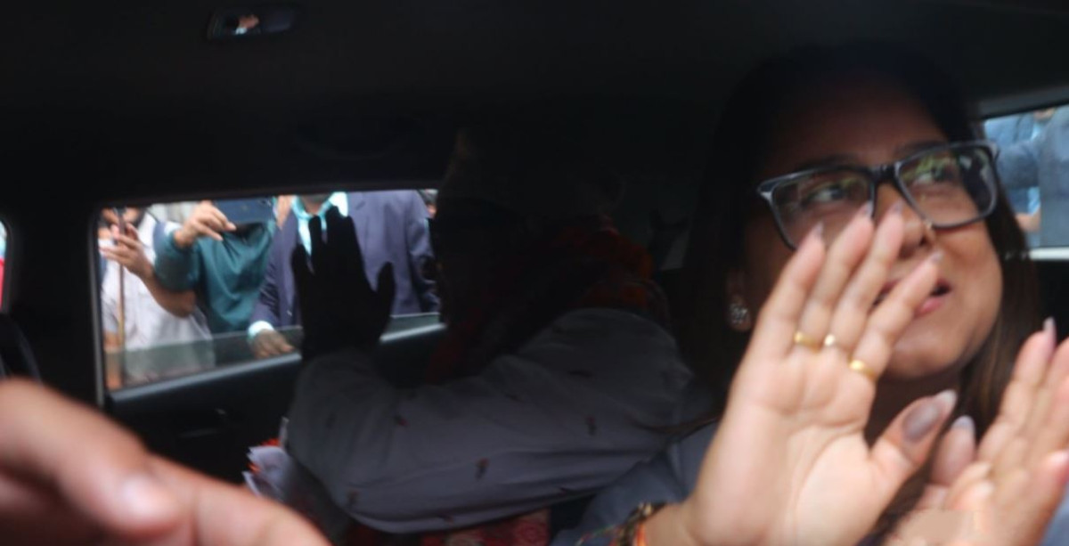 रिहा भए रेशम चाैधरी, बुवा र पत्नी रञ्जिताले लिए जिम्मा