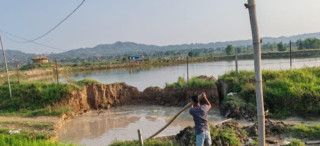 हेटौँडामा रोकिराखेको गाडी जमिनमुनि भासिएर बेपत्ता, अझै भेटिएन