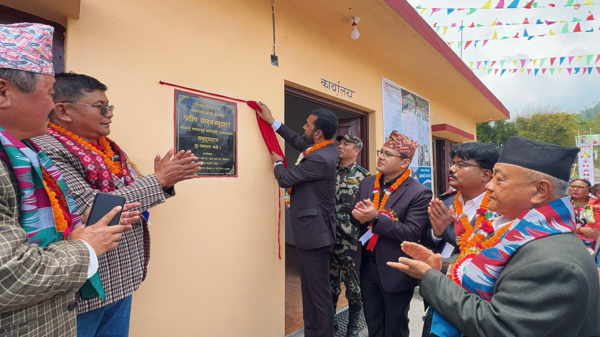 प्रत्येक घर घरमा धारा र धारामा सुरक्षित खानेपानी हाम्रो दृढ संकल्प हो