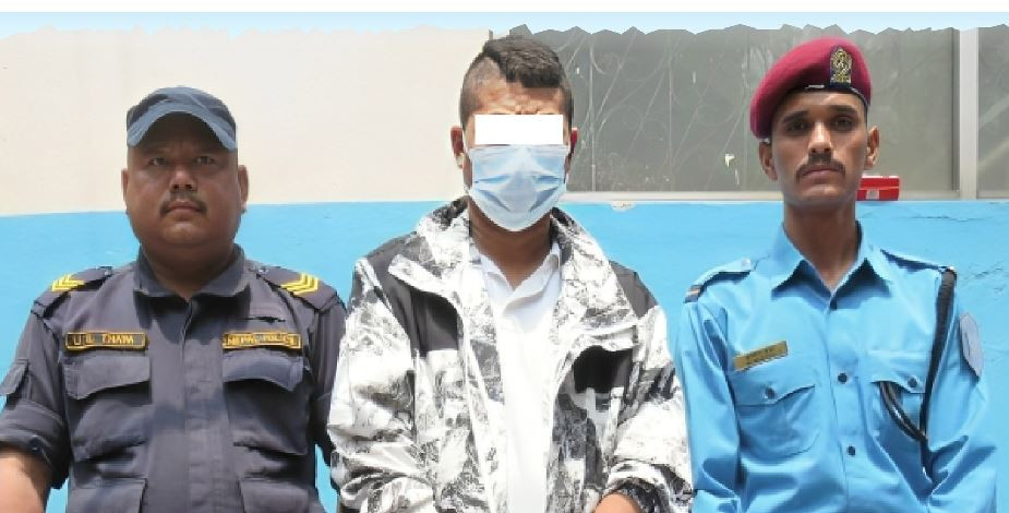 नक्सालको भाटभटेनीबाट रक्सी र चुरोट चोरेको आरोपमा बिमल श्रेष्ठ पक्राउ