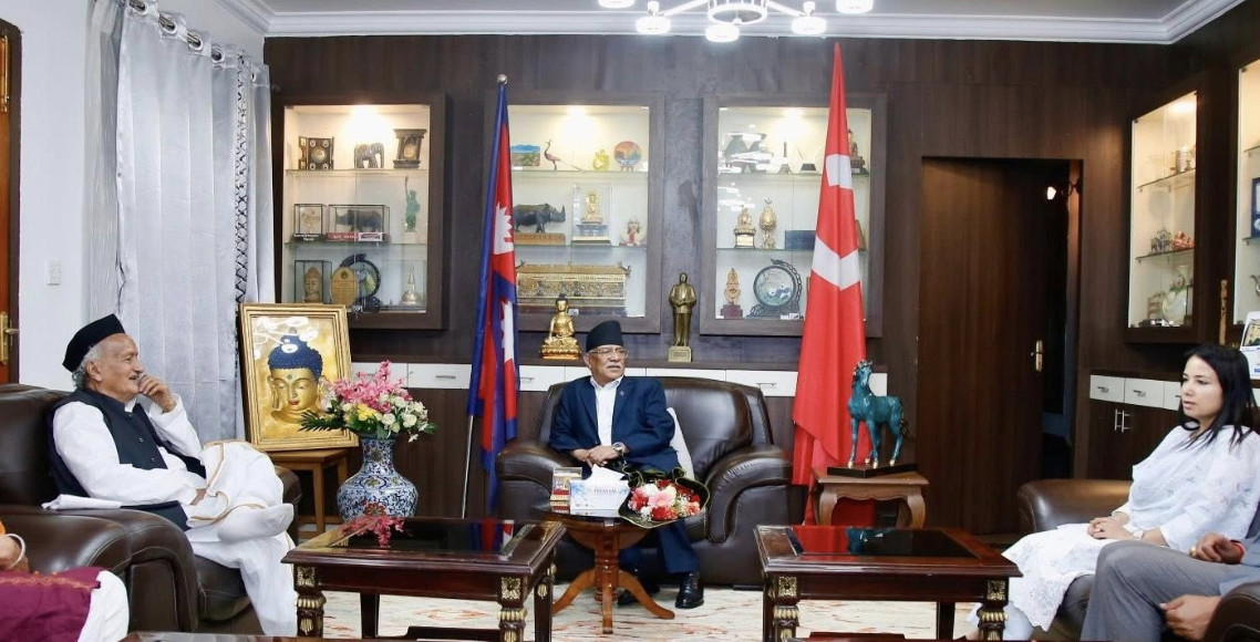 प्रचण्डलाई खुमलटार पुगेर  भेटे भाजपा नेता कोश्यारीले