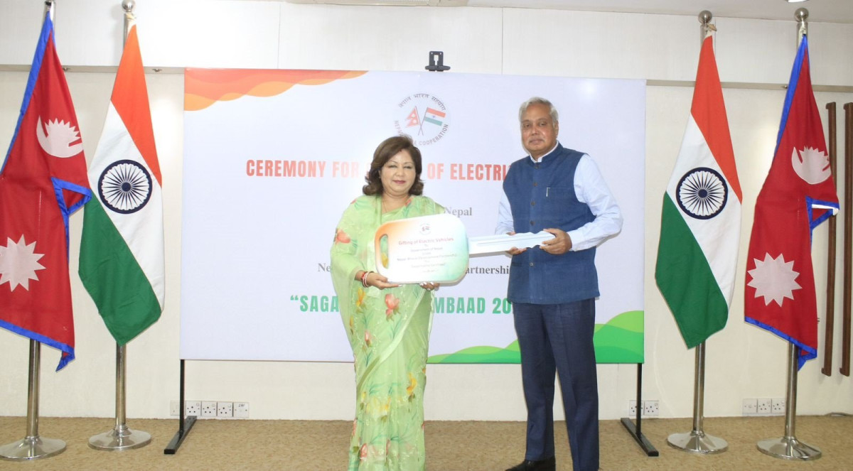 सगरमाथा संवादका लागि भारतबाट १५ विद्युतीय गाडी सहयोग
