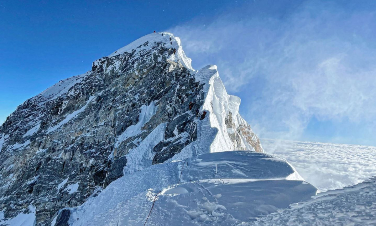 तीव्र हावाका कारण सगरमाथा आरोहण प्रभावित