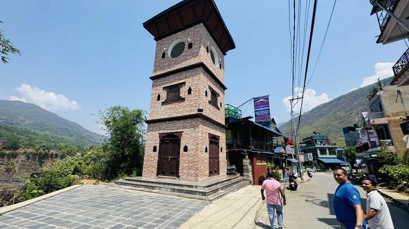 कुश्मा बजारको घण्टाघर २ वर्षदेखि प्रयोगहीन