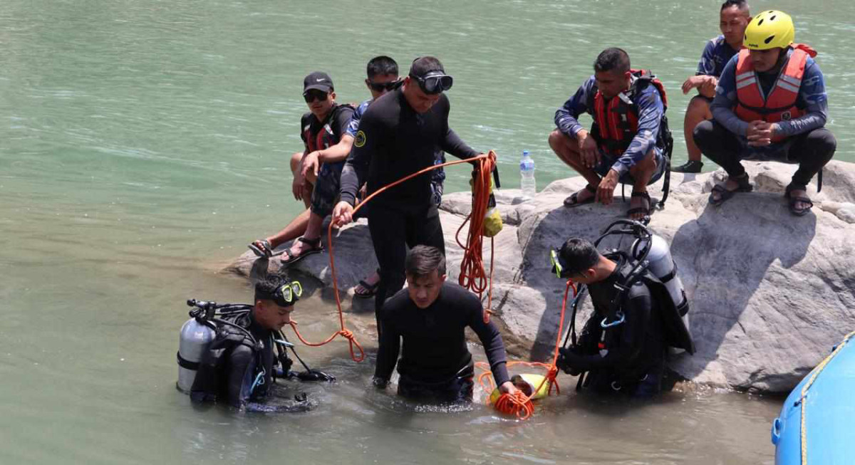 सप्तकोसीमा बेपत्ता २ गोताखोरमध्ये १ जनाको शव भेटियो