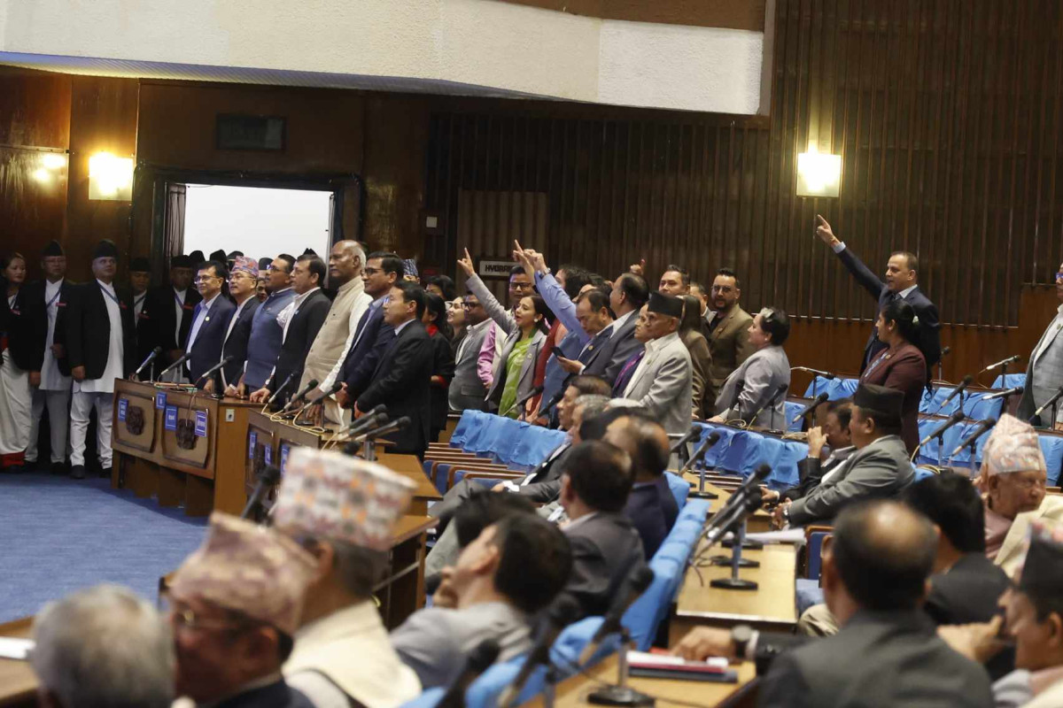 प्रतिनिधिसभा बैठकमा रास्वपा र राप्रपाले गरे सदन अवरोध