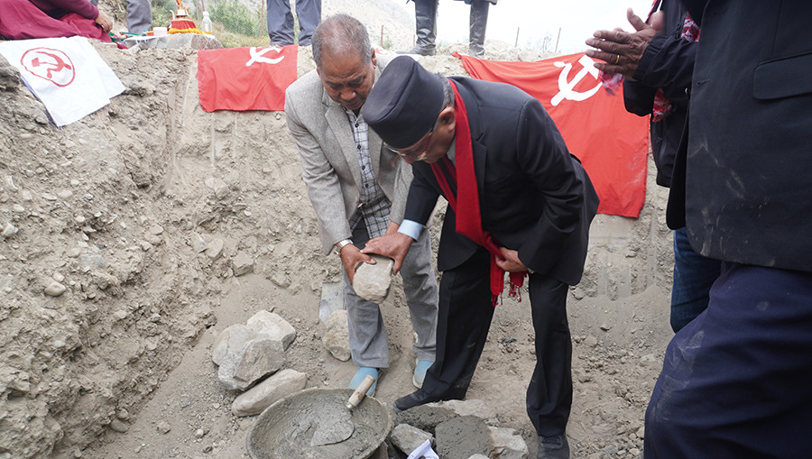 मुस्ताङको पेरिस डाँडामा प्रचण्डले गरे पार्टी कार्यालय शिलान्यास