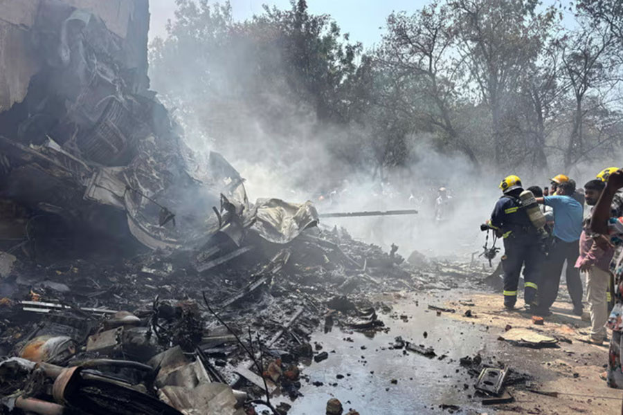 उडेको दुई मिनेटमै खसेको थियो एयर इण्डियाको विमान, दुर्घटनाग्रस्त विमानमा छैनन् नेपाली