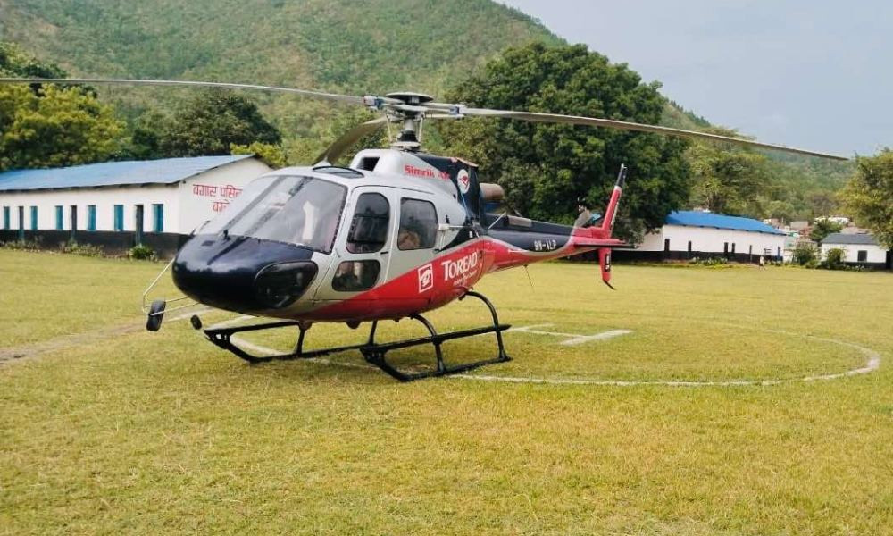 सिम्रिक एयरको हेलिकप्टर भालुबाङमा आकस्मिक अवतरण