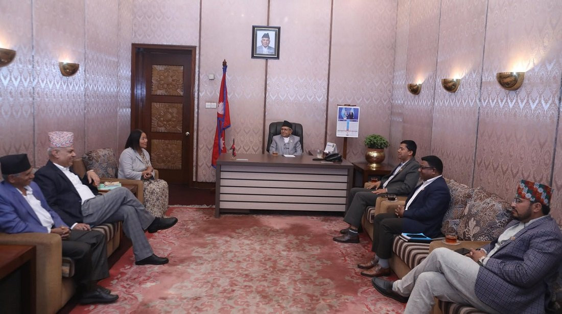 सभामुखले गरे प्रमुख सचेतक र कानुन मन्त्रीसँग छलफल