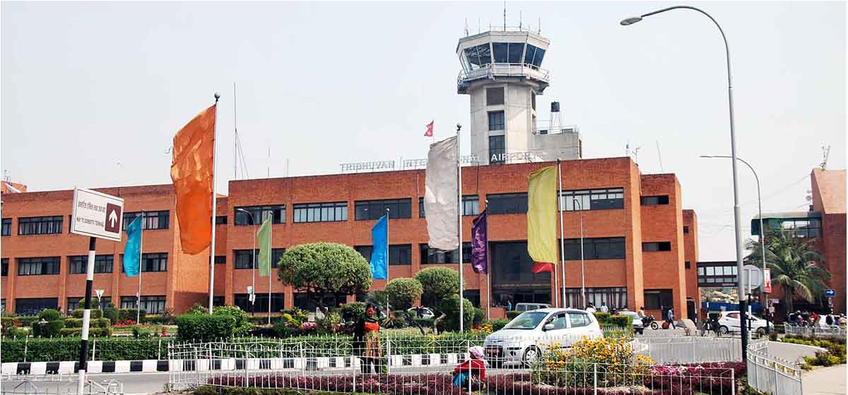 विमानस्थलबाट १ किलो सुनसहित भारतीय पक्राउ