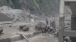 रसुवा बाढीमा पौने ८४ करोड बढीको बीमा दाबी, कुनमा कति पर्यो ?