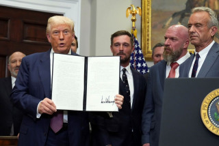 डोनाल्ड ट्रम्पले घोषणा गरे भन्सारको नयाँ दर, कुन देशलाई कति प्रतिशत तोकियो?