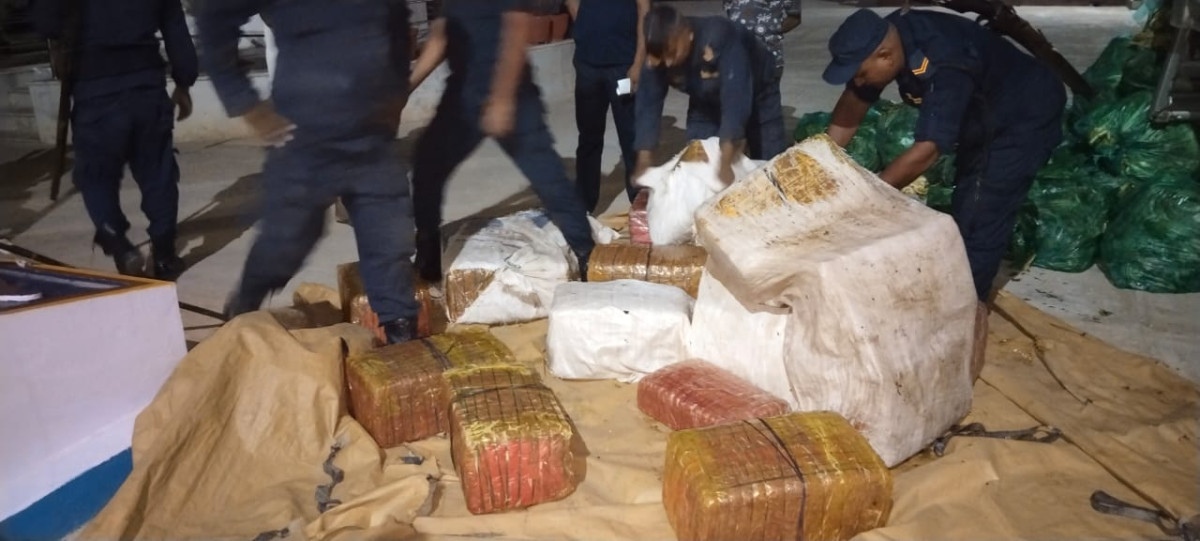 तरकारी बोक्ने गाडीबाट तीन क्विन्टल गाँजा बरामद, चालक फरार