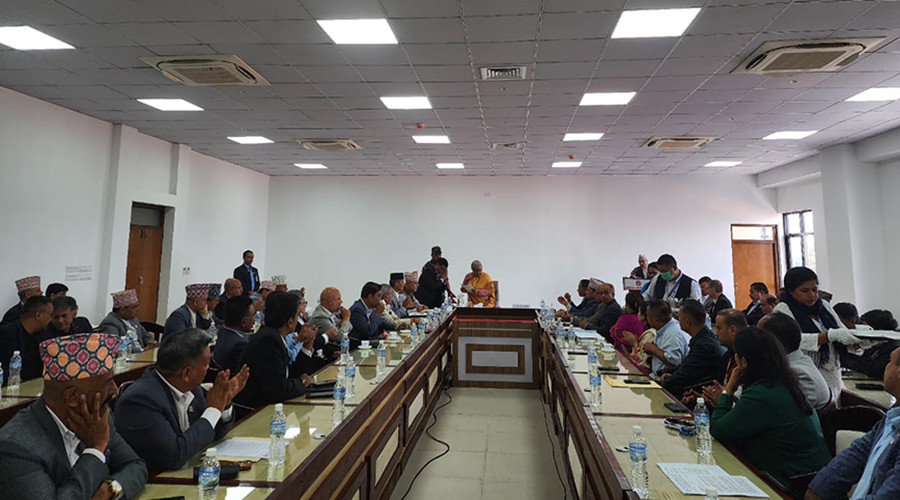 १२५ दलका प्रतिनिधि र प्रधानमन्त्रीबिच सिंहदरबारमा छलफल