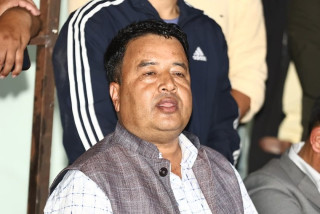 हामी संसद पुनःस्थापनाको माग राखेर सर्वोच्च अदालतको ढोका ढक्ढक्याउँछौंः महेश बस्नेत