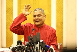 देश छाडेर जा भने पनि रेडी, मलाई लोभ छैन, केही चाहिँदैन:  दुर्गा प्रसाई