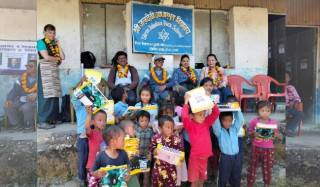 बेनिघाटरोराङका ३ विद्यालयमा स्टेशनरी वितरण, १८ चेपाङविद्यार्थीलाई पूर्ण छात्रवृत्ति