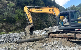 स्थानीयले बन्द गरे मेलम्ची खानेपानीको पानी पथान्तरण