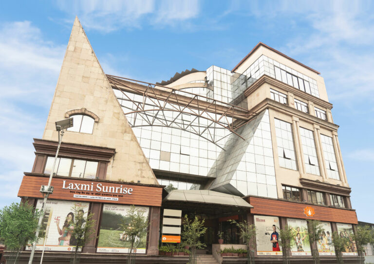 साढे २ अर्ब वितरणयोग्य मुनाफा भएको लक्ष्मी सनराइज बैंकको नाफा कति ?