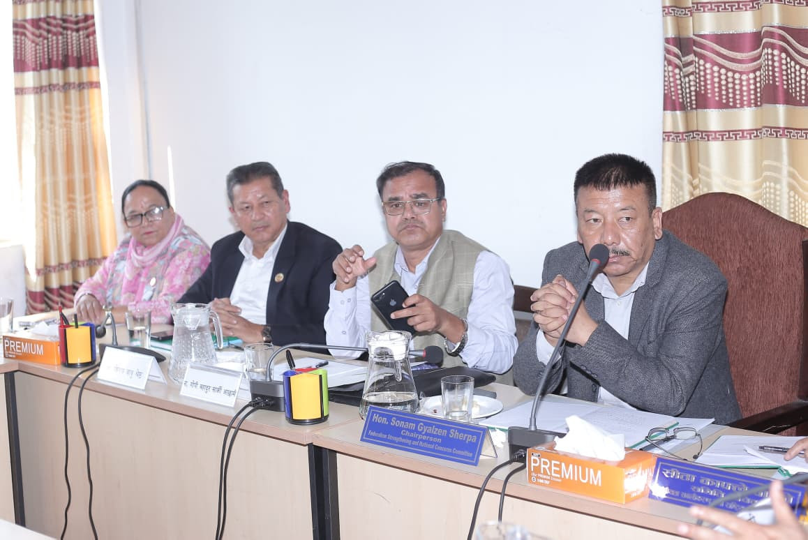 सांसदहरुको चासोः आफ्नो सेवा सुविधा कटौतीमै