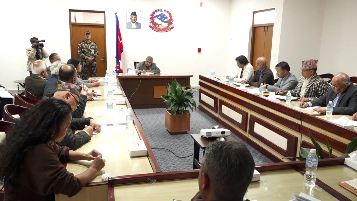 निर्वाचनबारे प्रधानमन्त्री कार्कीको नागरिक समाजका अगुवाहरुसँग छलफल