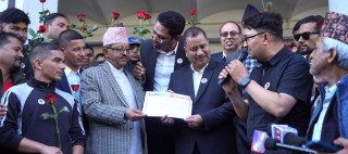 गुलाफको फूल चिह्न लिएर चुनावमा जाँदै विप्लव, दलले पायो प्रमाणपत्र