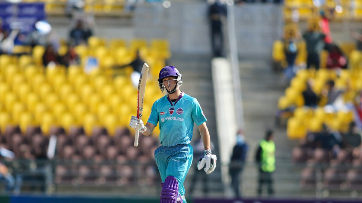 सिम्पसनको अर्धशतकमा काठमाडौंले चितवनलाई दियो १४३ रनको लक्ष्य