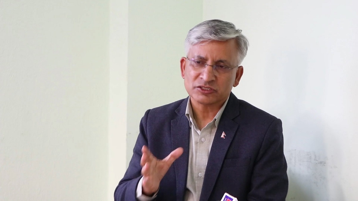 सञ्चारकर्मीहरुलाई विष्णु रिमालले भनेः ओली नै अध्यक्ष हुनुहुन्छ, लेखेर राख्नुस्