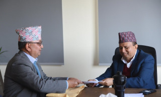 ईश्वर पोखरेलले पार्टी कार्यालयमा बुझाए ‘काउन्टर प्रस्ताव’