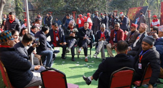 मतगणना सुरु भएसँगै बाहिर परिणामको प्रतीक्षा