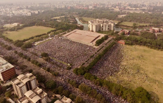 गोली हानी हत्या गरिएका हादीको अन्तिम विदाइमा उर्लियो मानव सागर