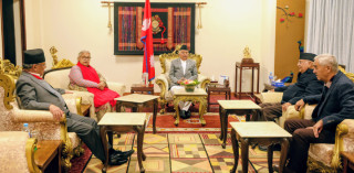 राष्ट्रपतिको पहलमा पहिलो पटक प्रधानमन्त्री कार्की र प्रमुख दलका शीर्ष नेता एकसाथ छलफलमा