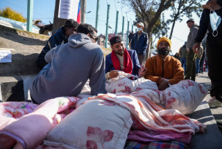 सात दिनदेखि आमरण अनसन बसेका डा.निकोलस भुसालको जीवन रक्षा गर्न माग