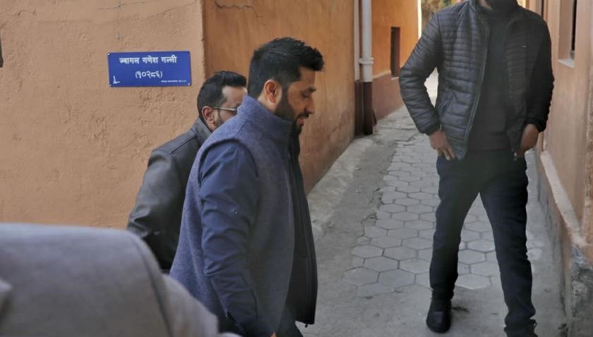 बैठकस्थलबाट वार्ता सकेर निस्किए रवि, कस्तो भयो छलफल ?