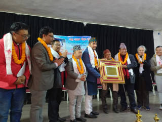 राजनीतिक प्रभावका कारण इतिहास मोडियो : मन्त्री खरेल