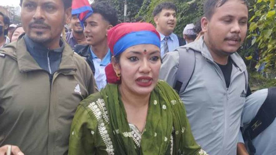 राजनीतिमा आउदैं आशिका तामाङ