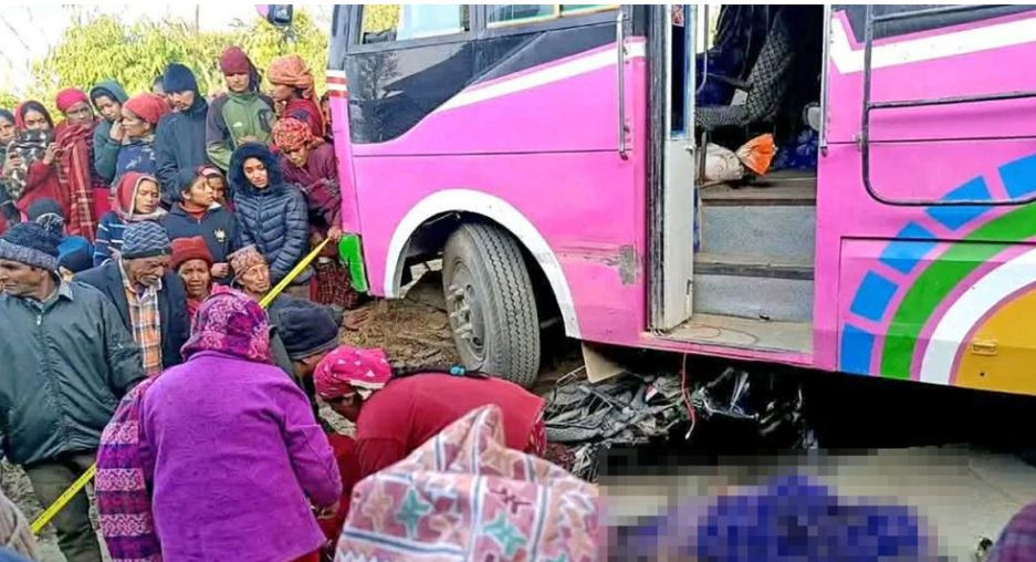 गुल्मीमा बसको ठक्करबाट २ जनाको मृत्यु
