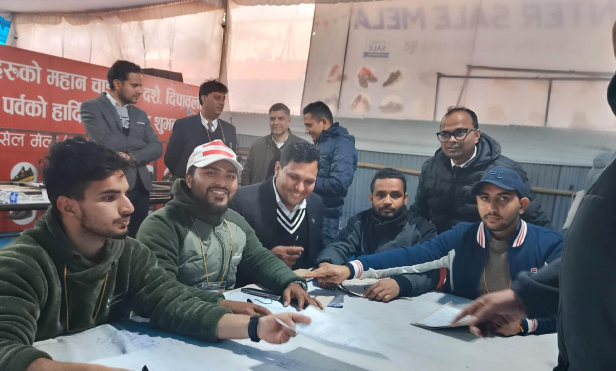 विशेष महाधिवेशन : सभापतिमा लड्न चार जनाले लिए मनोनयनपत्र