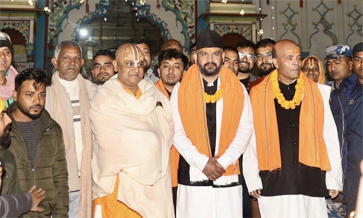 जानकी मन्दिरको आरतीमा बालेन र अमरेश