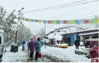 मुस्ताङमा हिमपात, मुक्तिनाथ अवलोकनमा नआउन प्रहरीको अनुरोध