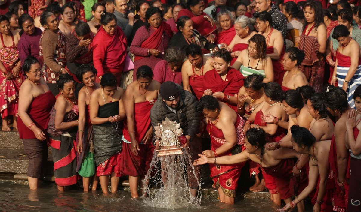त्रिवेणीधाममा स्नान गरी स्वस्थानी व्रत समापन
