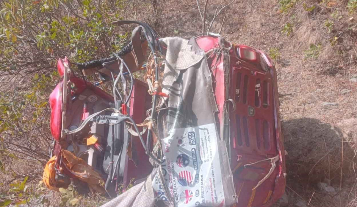 सल्यानमा अटो दुर्घटना हुँदा १० जना घाइते