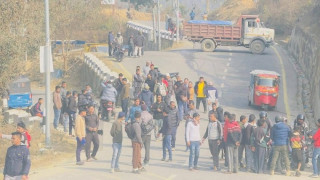 रामेछाप बस दुर्घटना : सहमतिपछि मृतकका आफन्त शव बुझ्न तयार, बेपत्ताको खोजी जारी